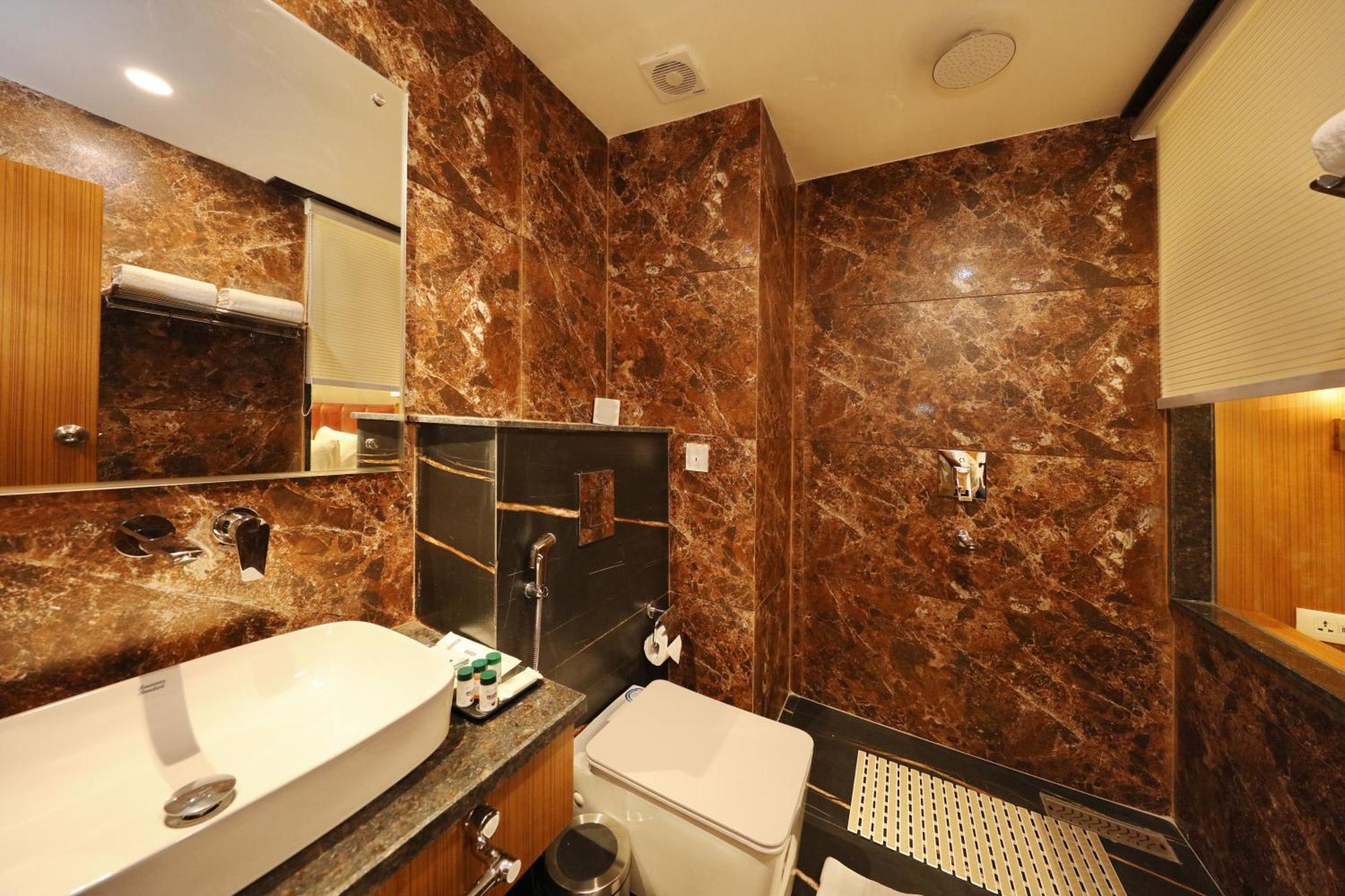 Hotel Blanco Srīnagar 외부 사진